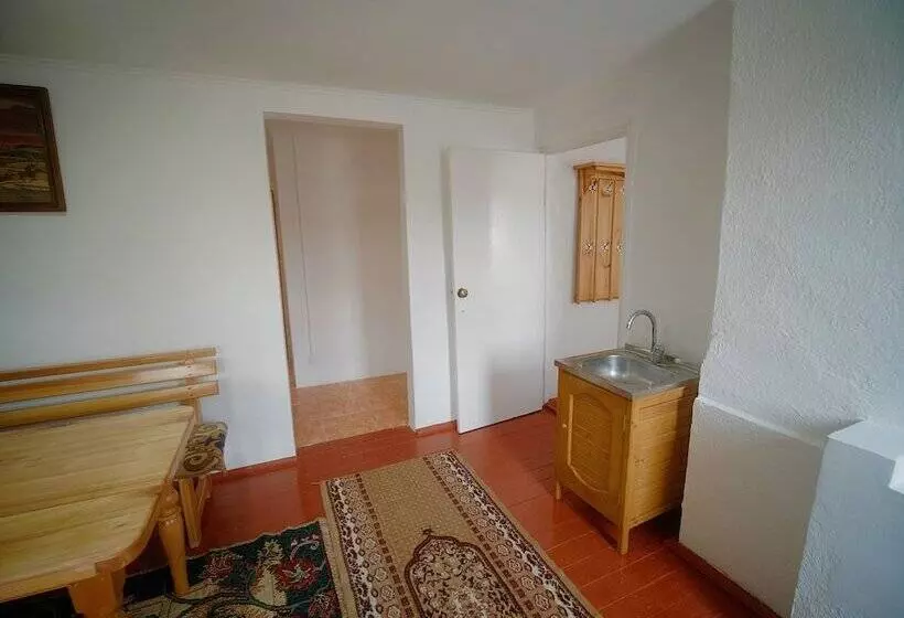 پانسیون Guesthouse Alakol