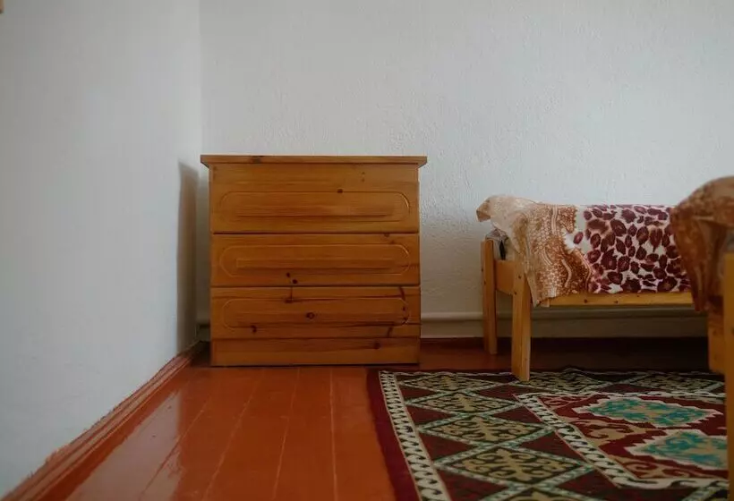 پانسیون Guesthouse Alakol