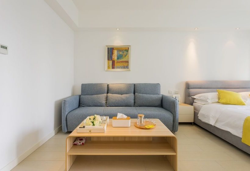 Qinhuangdao Huaqianshu Hostel