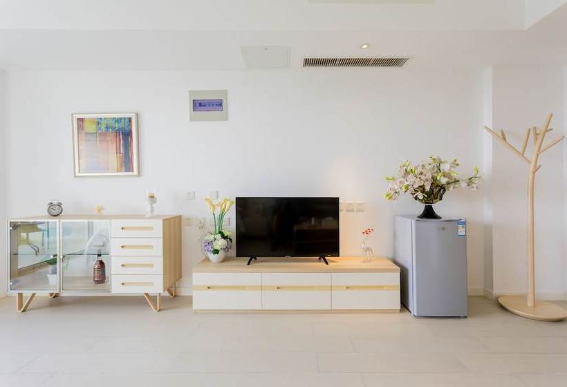 Qinhuangdao Huaqianshu Hostel