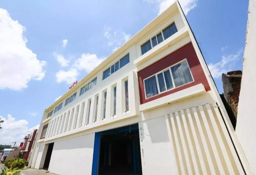 Hôtel Oyo 3239 Jc