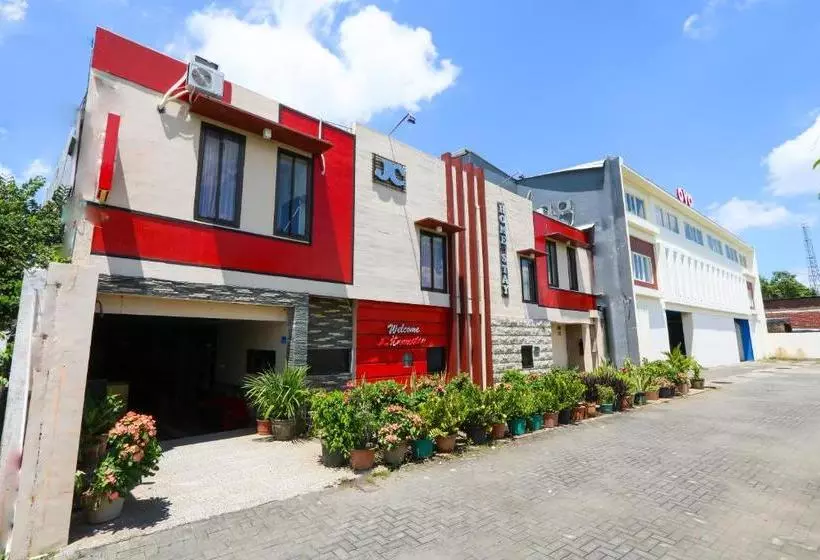 Hôtel Oyo 3239 Jc