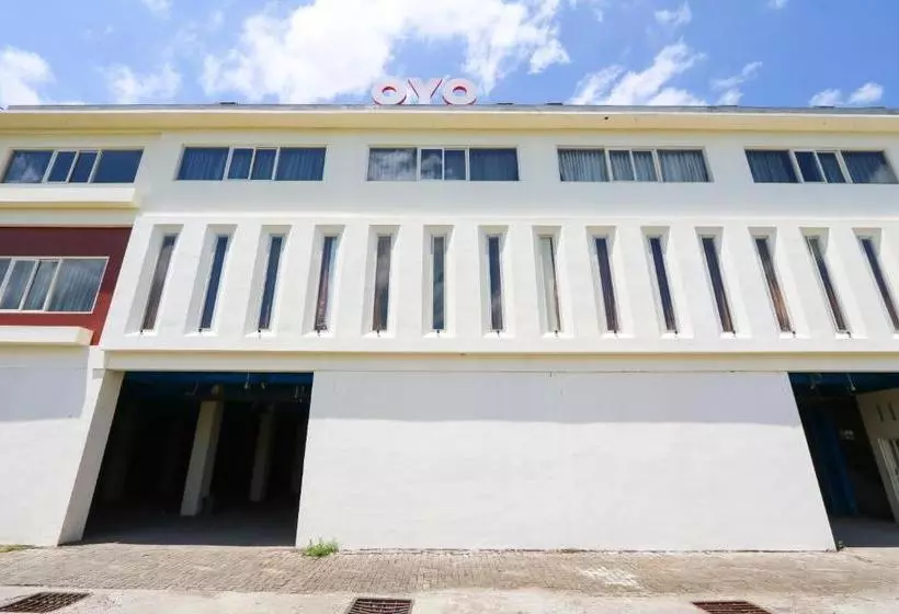 Hôtel Oyo 3239 Jc