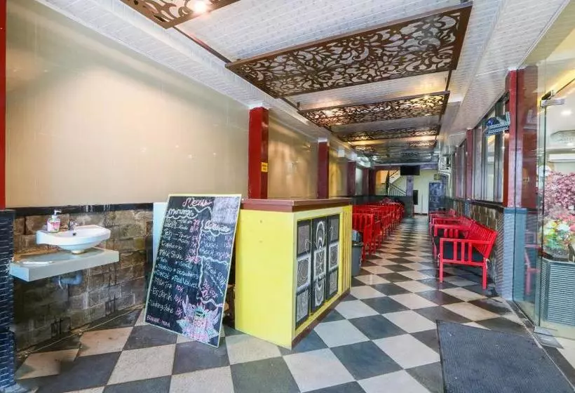 Hôtel Oyo 3239 Jc