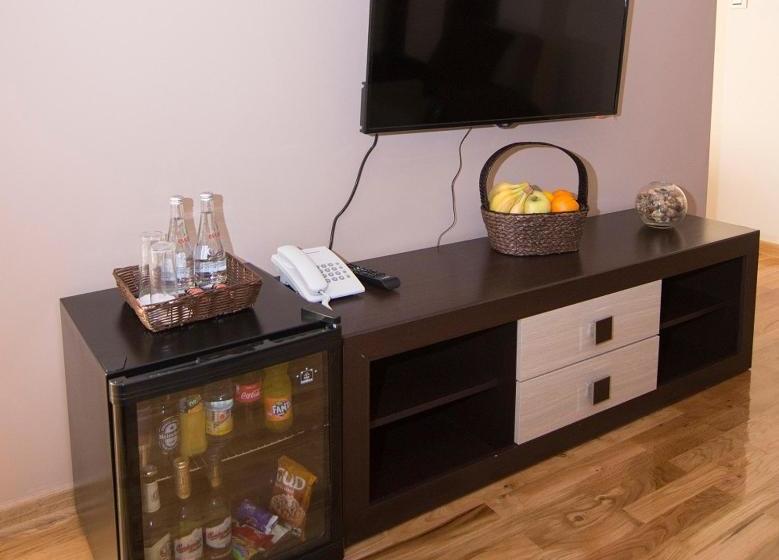 هتل B&b Vracar Resort