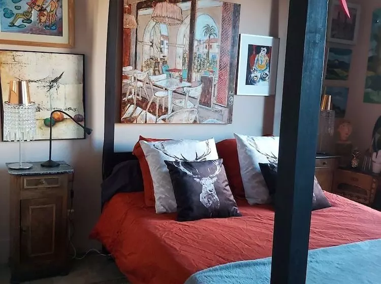 تختخواب و صبحانه Chambres D Hotes La Maison Diderot