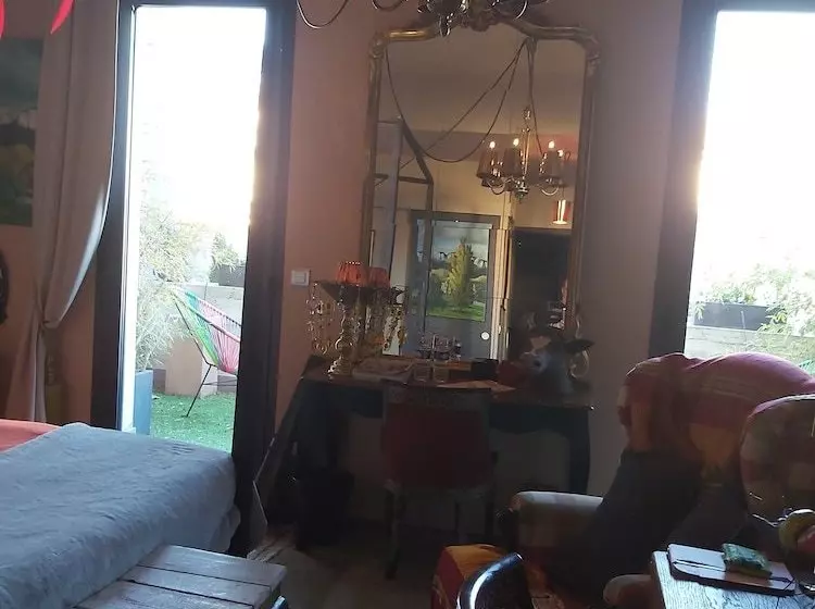 تختخواب و صبحانه Chambres D Hotes La Maison Diderot
