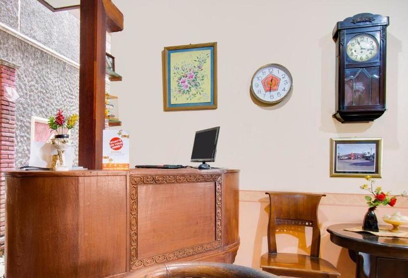 هتل Oyo 3217 The Ts Homestay