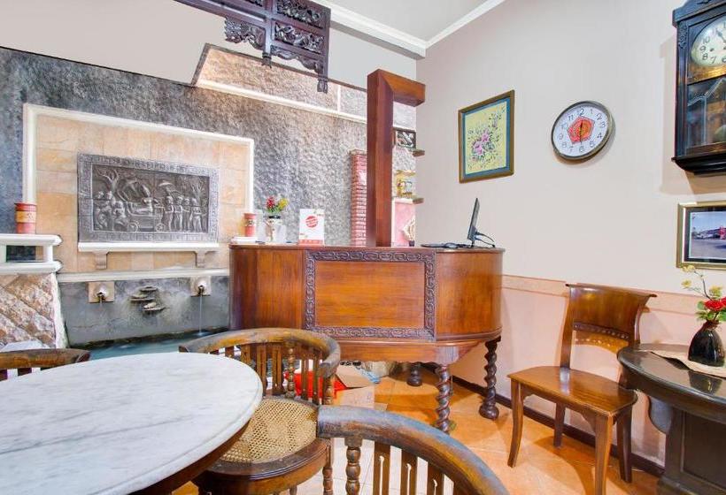 هتل Oyo 3217 The Ts Homestay