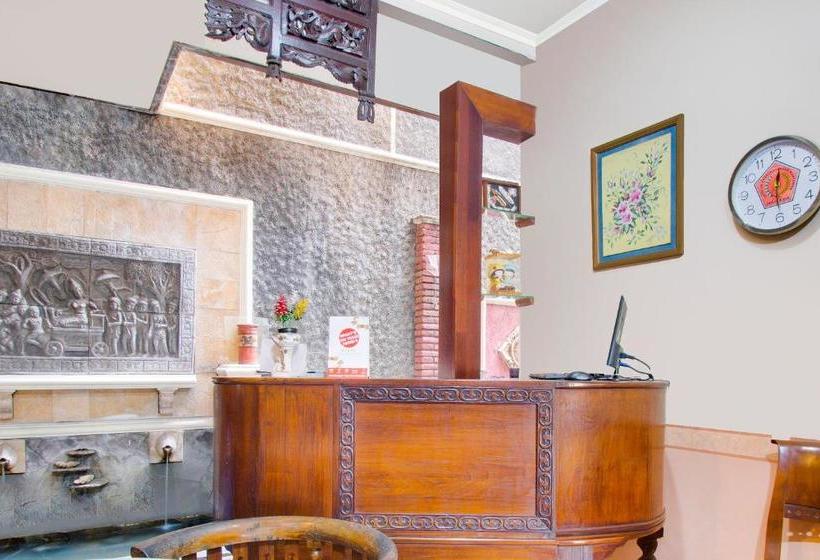 هتل Oyo 3217 The Ts Homestay