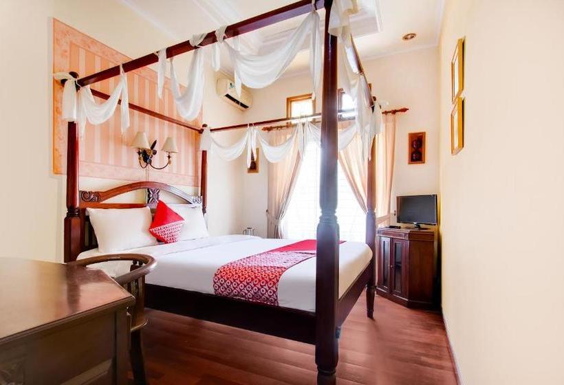 هتل Oyo 3217 The Ts Homestay