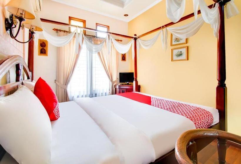 هتل Oyo 3217 The Ts Homestay