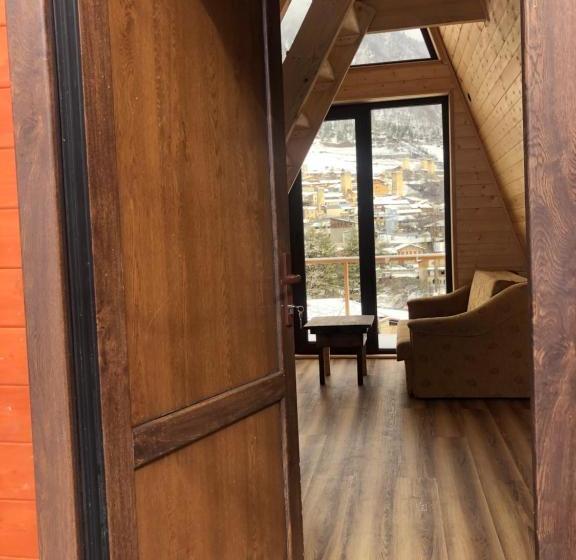 استراحتگاه Paradiso Mestia