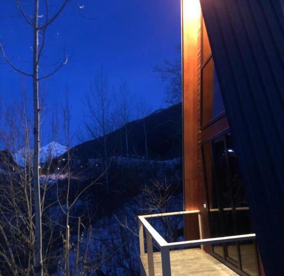 استراحتگاه Paradiso Mestia