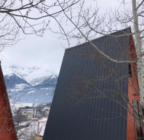 استراحتگاه Paradiso Mestia