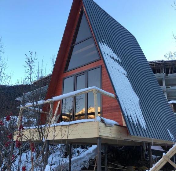 استراحتگاه Paradiso Mestia