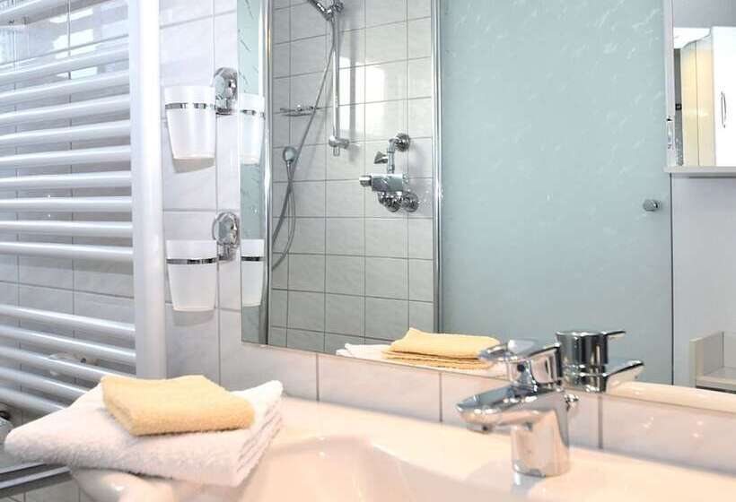 Flat In Bellenberg With Sunbathing Lawn