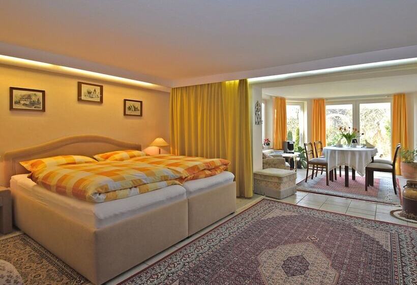 Flat In Bellenberg With Sunbathing Lawn