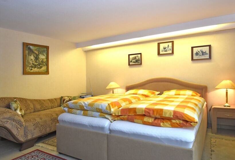 Flat In Bellenberg With Sunbathing Lawn