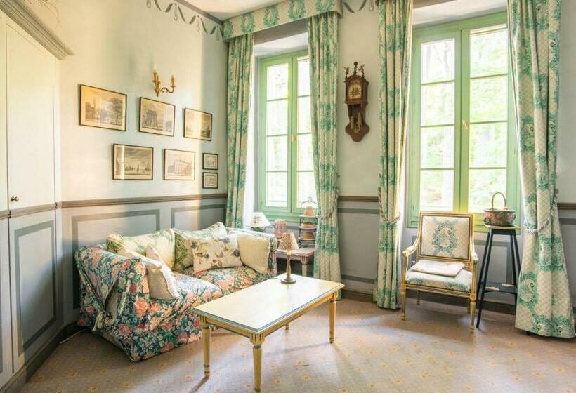 Cozy Apartment With Swimming Pool Terrace Garden Parking