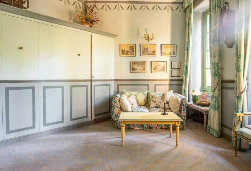 Cozy Apartment With Swimming Pool Terrace Garden Parking