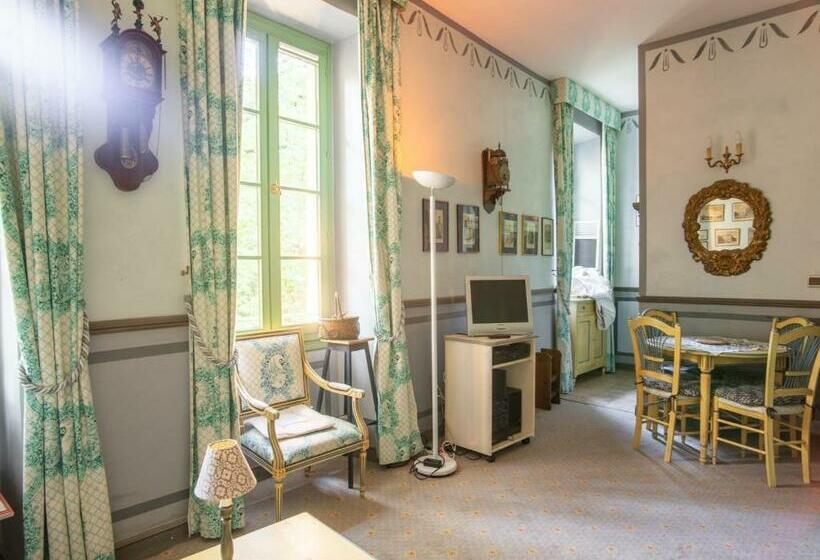 Cozy Apartment With Swimming Pool Terrace Garden Parking