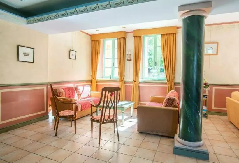 Cozy Apartment With Swimming Pool Terrace Garden Parking