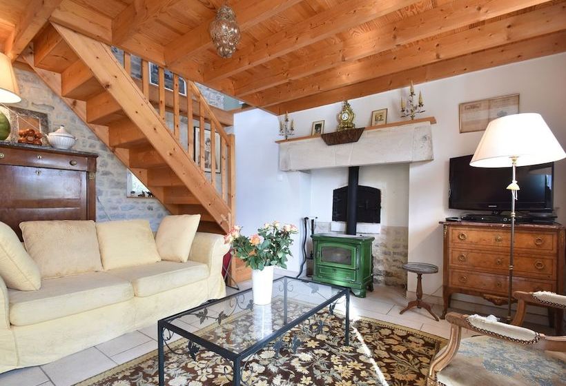 Cozy Cottage In Fresville With Garden