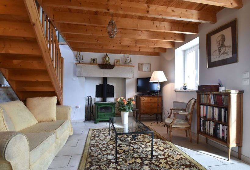 Cozy Cottage In Fresville With Garden