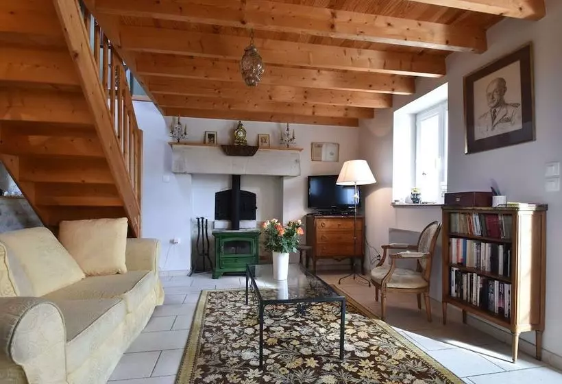 Cozy Cottage In Fresville With Garden