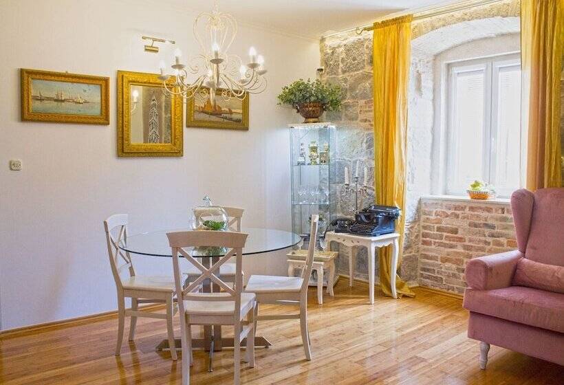 Split Theatre Apartments