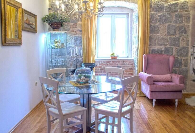 Split Theatre Apartments