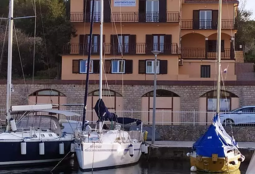 Apartments Dora Vrboska Island Hvar