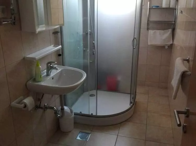 Apartments Dora Vrboska Island Hvar