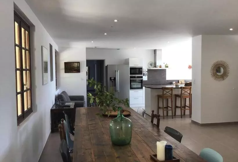 Delighful Villa In Berlou With Private Swimming Pool