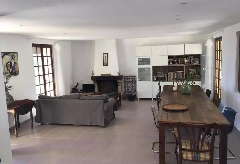 Delighful Villa In Berlou With Private Swimming Pool