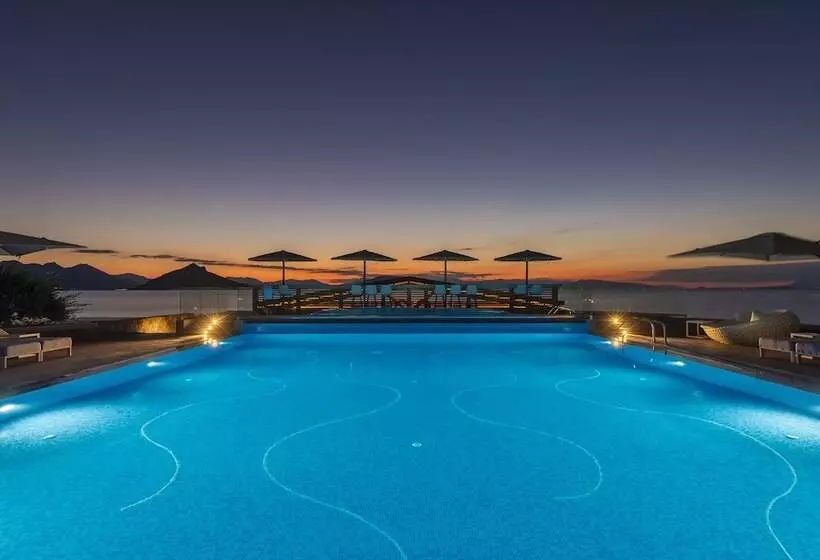 Hotelli Lalibay Resort & Spa   Adults Only