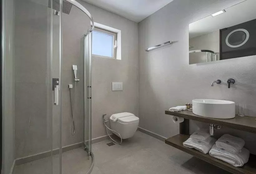 Hotelli Lalibay Resort & Spa   Adults Only