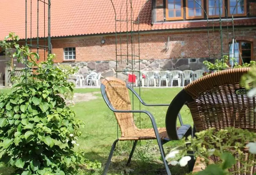 Hotelli Landhaus In Gressow Mit Terrasse