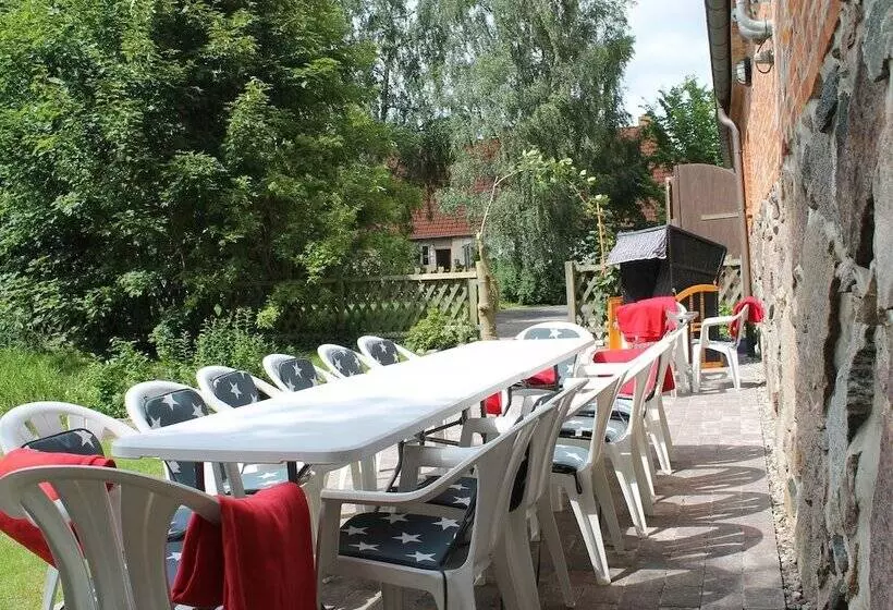 Hotelli Landhaus In Gressow Mit Terrasse