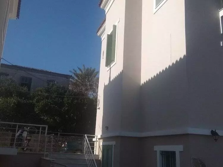 هتل Pyrgos Sofokleous