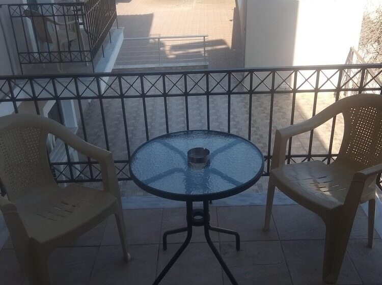 酒店 Pyrgos Sofokleous