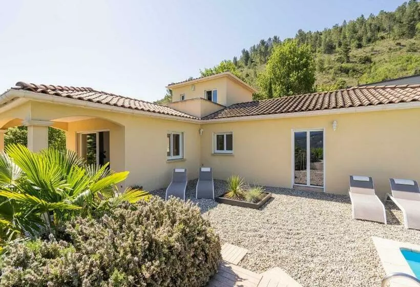 Luxurious Villa With Private Pool In Les Vans