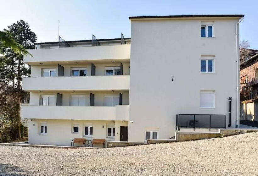 ペンション Rooms At Zajčeva 34