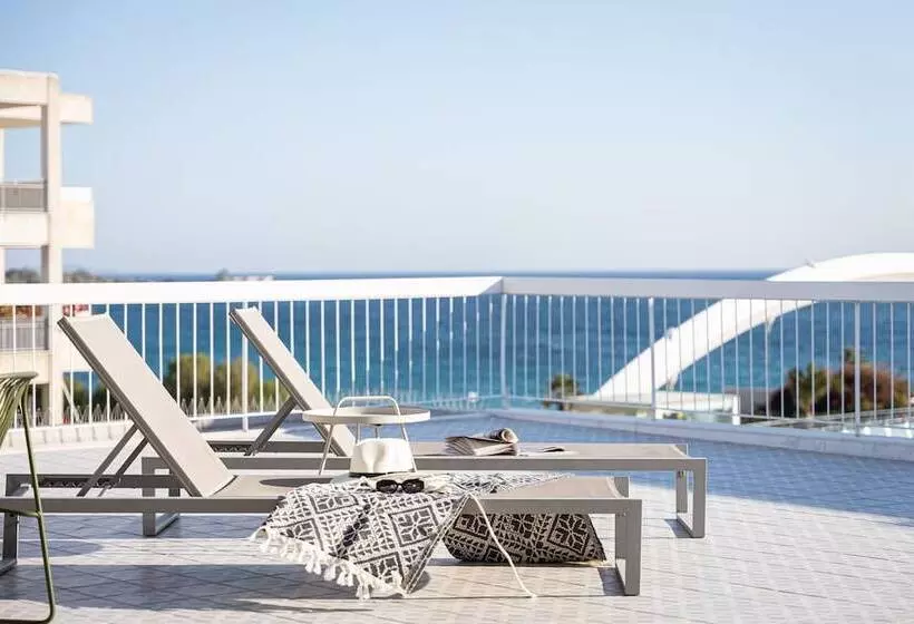 Sea View Beach Penthouse – Athens Coast