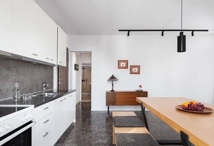 Sea View Beach Penthouse – Athens Coast