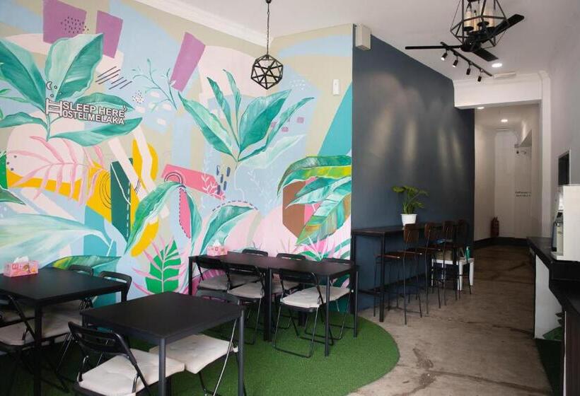 Sleep Here Hostel, Melaka