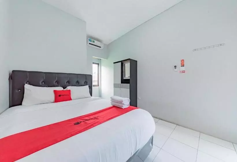 ユースホステル Reddoorz Syariah Near Rs Hermina Sukabumi