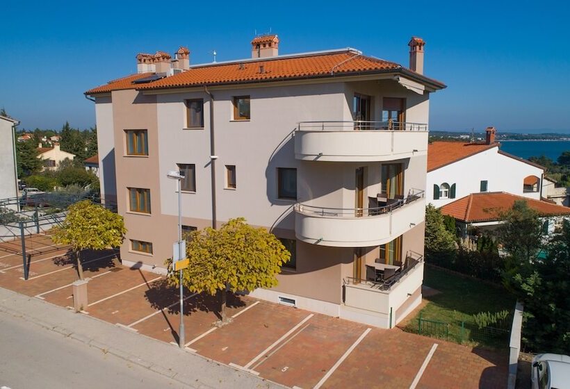 Apartments Oliva