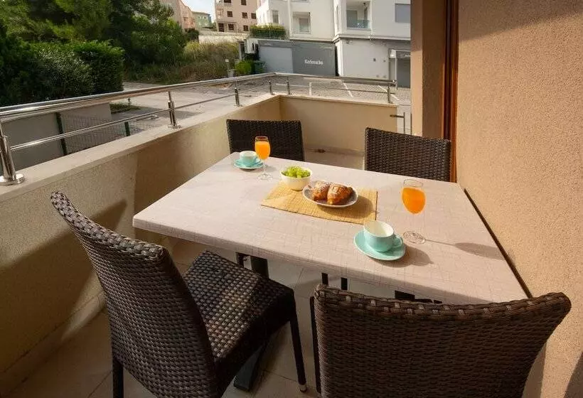 Apartments Oliva
